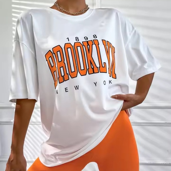 Clothes - Picture 5 of 9